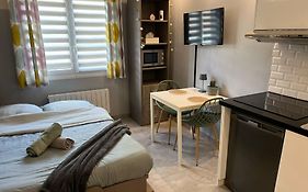 Charmant studio Créteil proche Paris, Disneyland, hôpitaux, aéroports